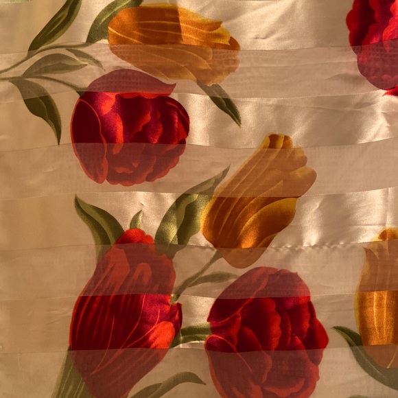 Angelique L Paris Scarf Tulips Red Gold Sheer Strips Gorgeous!🥰🌷 - Picture 3 of 7